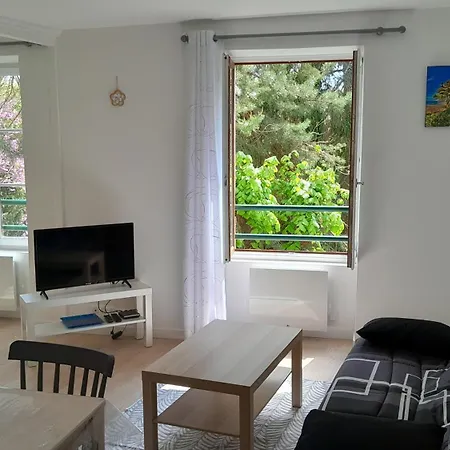 Sejour Confortable Et Tranquille Vers Versailles Apartament Bougival